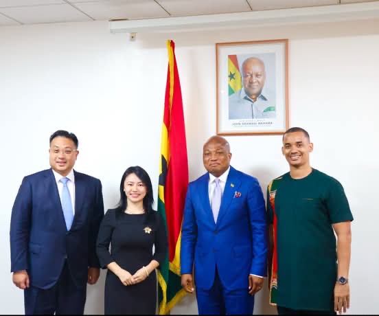 Chairman of Global Group International Holdings Limited Pays Courtesy Call On Minister for Foreign Affairs